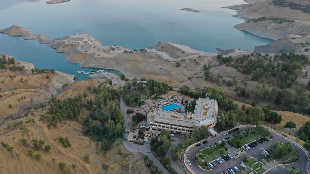 Ashur Hotel Dukhan Exterior photo